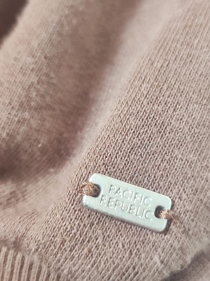 Pull d'hiver taille S - photo numéro 4