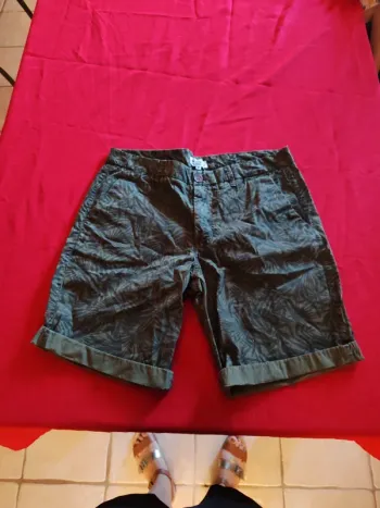 Short vert foncé  taille 40 homme bizzbee