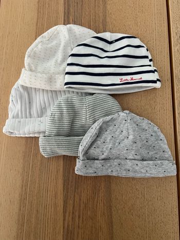 Lot de bonnet de naissance