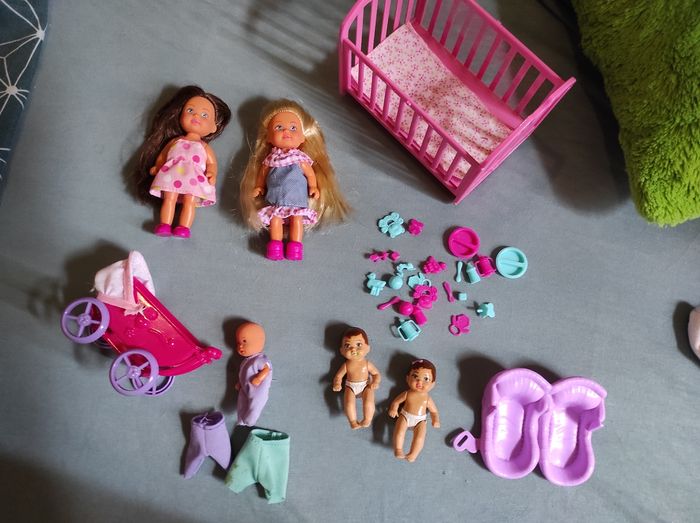 Lot poupées bébé