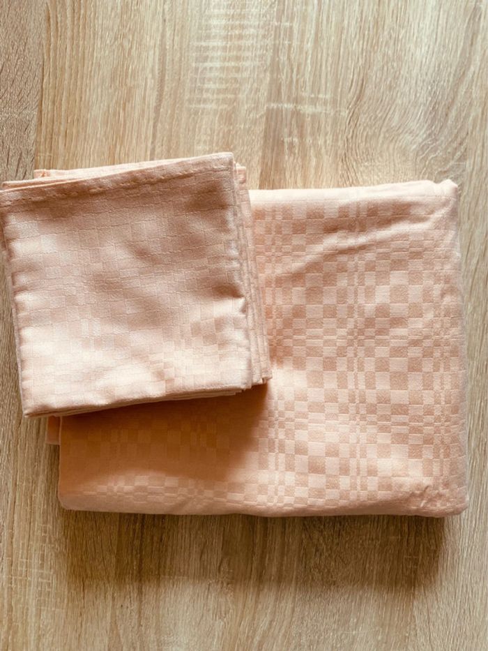 Nappe ovale et 12 serviettes de table - photo numéro 3