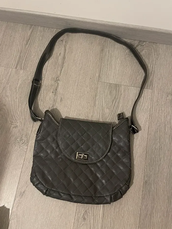 sac à main bandoulière matelassé gris 👜