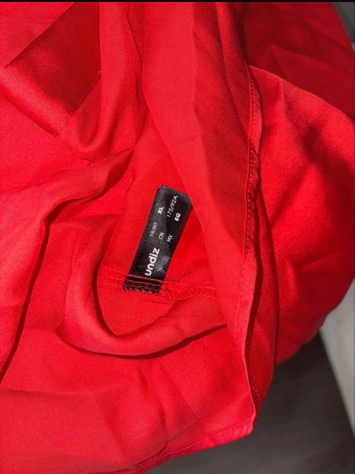 Chemise de pyjama rouge – État neuf (jamais portée) – Taille XL - photo numéro 2