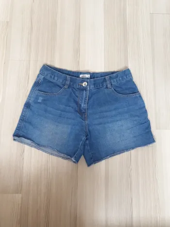 Short fille 16 ans