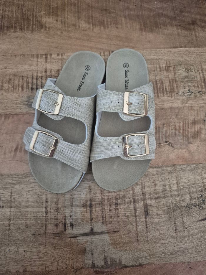 Sandales