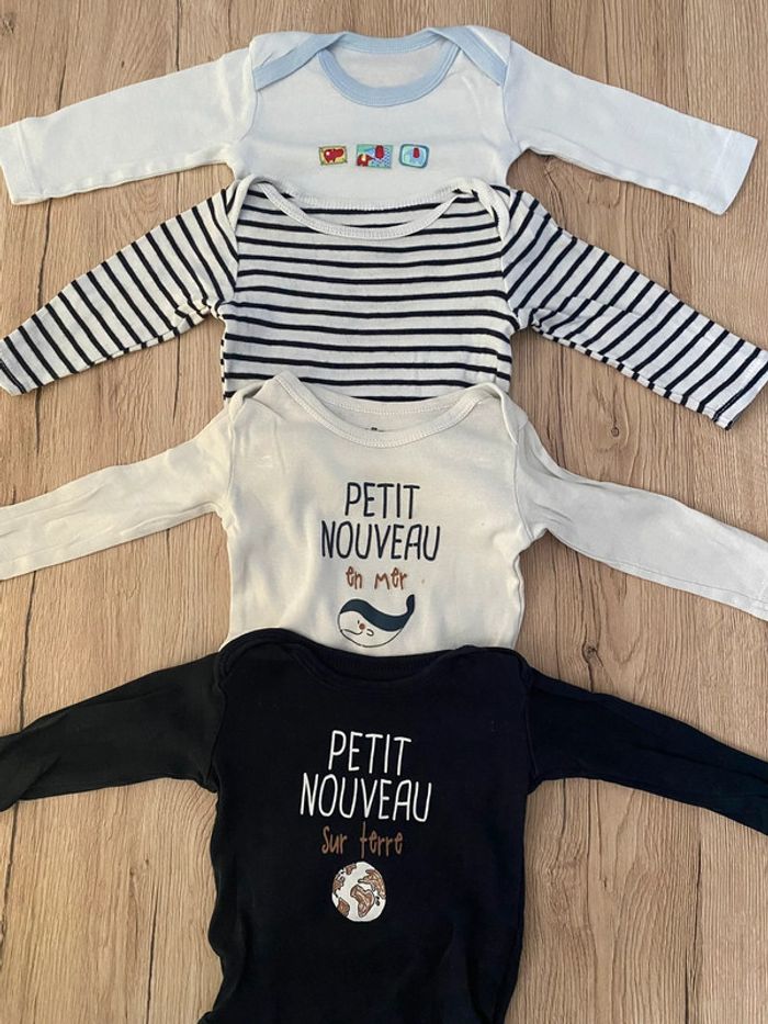 Lot 4 bodies manches longues 6 mois