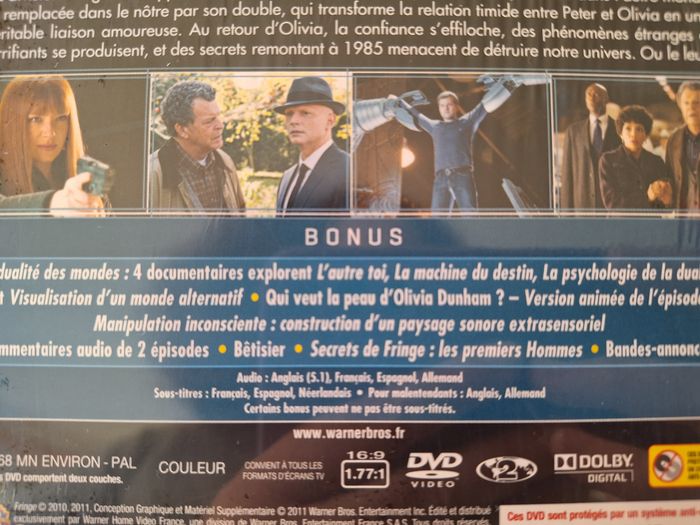 Fringe - L'intégrale de la saison 3 - DVD - photo numéro 4