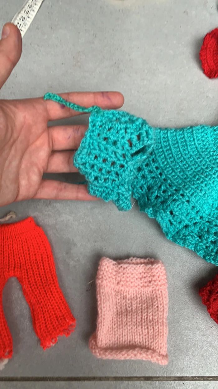 Lot accessoires vêtement poupée barbie tricoté - photo numéro 6