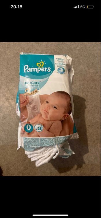 Couche Pampers jetable