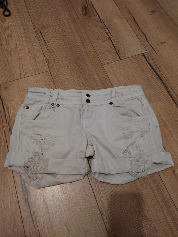 Short Bershka 34