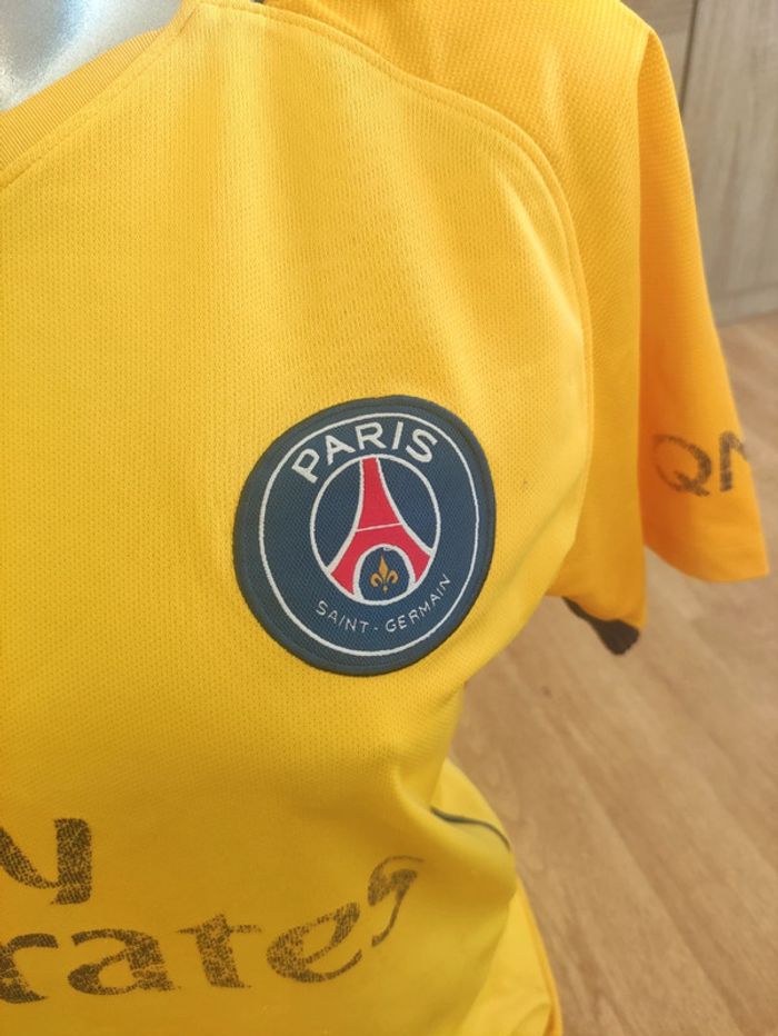 Maillot PSG 2017 taille M jaune nike - photo numéro 2
