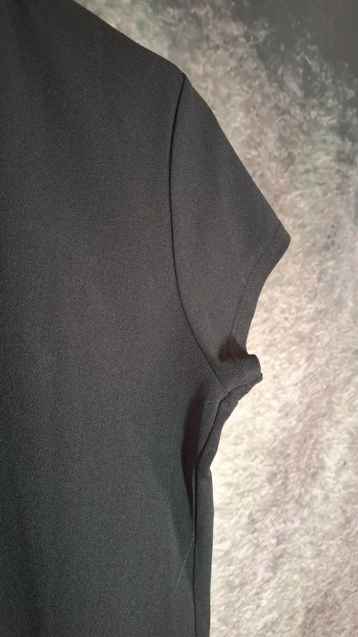 Robe noire chic col perles - photo numéro 12
