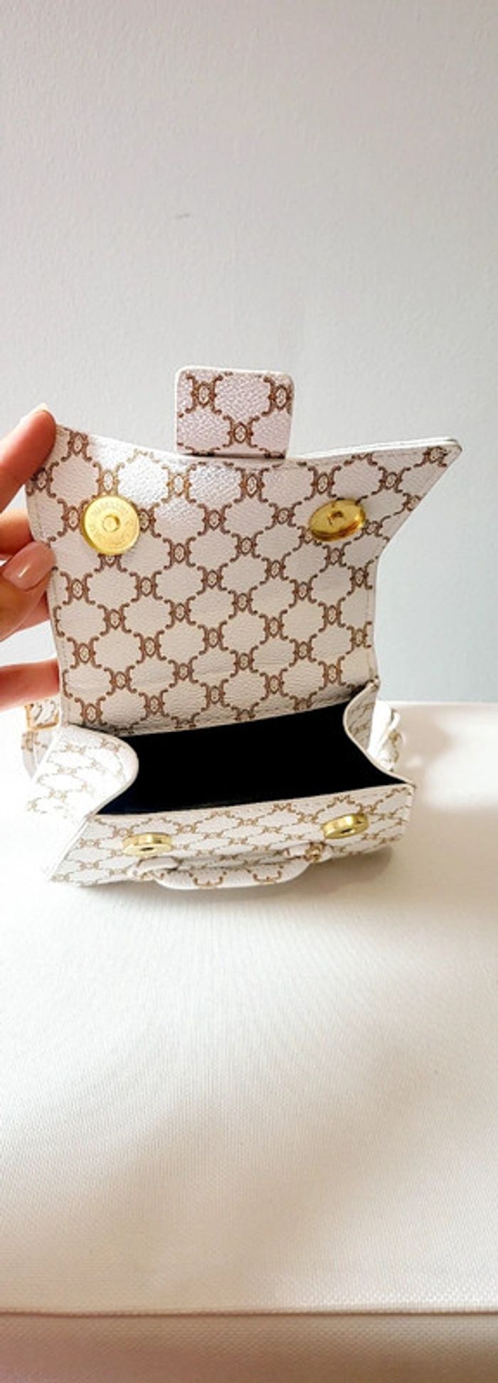 Sac a main blanc et doré style monogramme - photo numéro 3