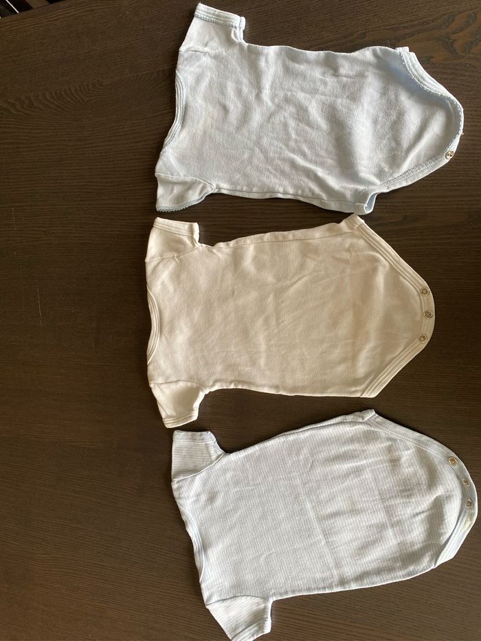 Lot de 3 bodies Petit Bateau 1 mois - photo numéro 2