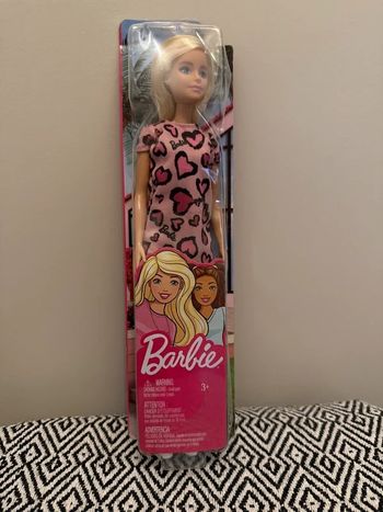 Mattel - Barbie Chic Poupée aux Cheveux blonds avec Robe Rose