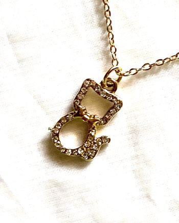 Collier Pendentif Forme Silhouette Petit Chat Pierres Blanches Strass Bijou Doré Fantaisie Femmes