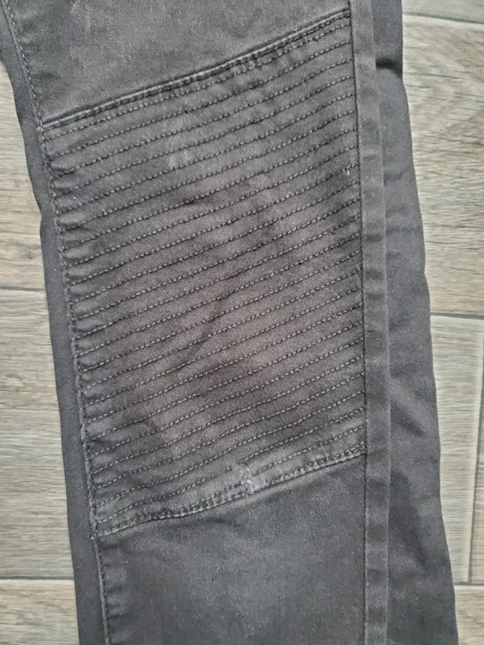 Jeans slim taille 10 ans très bon état - photo numéro 4