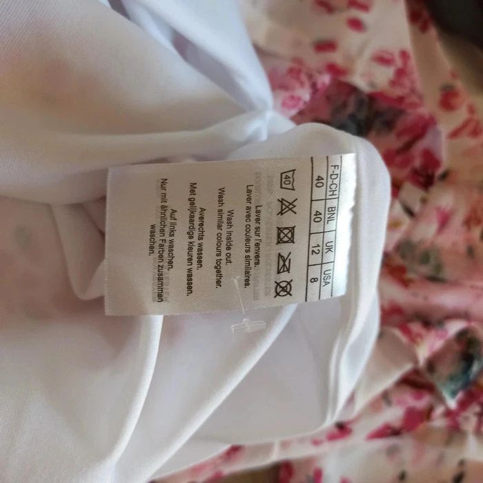 Robe fleurie taille 40 comme neuve - photo numéro 5