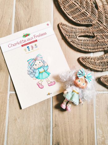 🍓Poupée Charlotte aux fraises n°31 Angélique Berrykin avec son livret fascicule collection Altaya