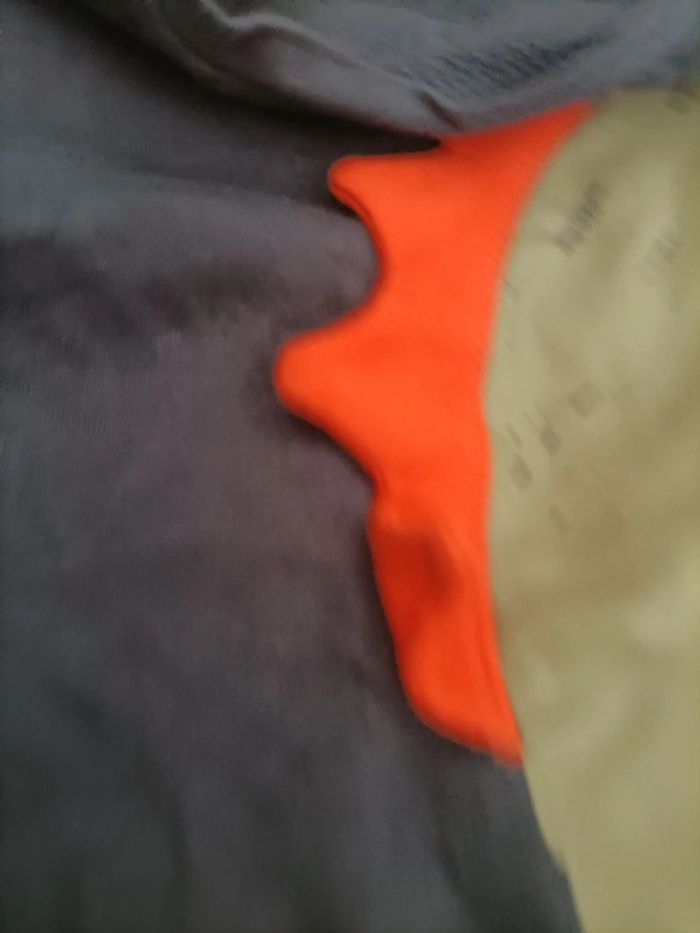 T-shirt garçon 92cm Bleu marine manches longues Motif dinosaure - photo numéro 4