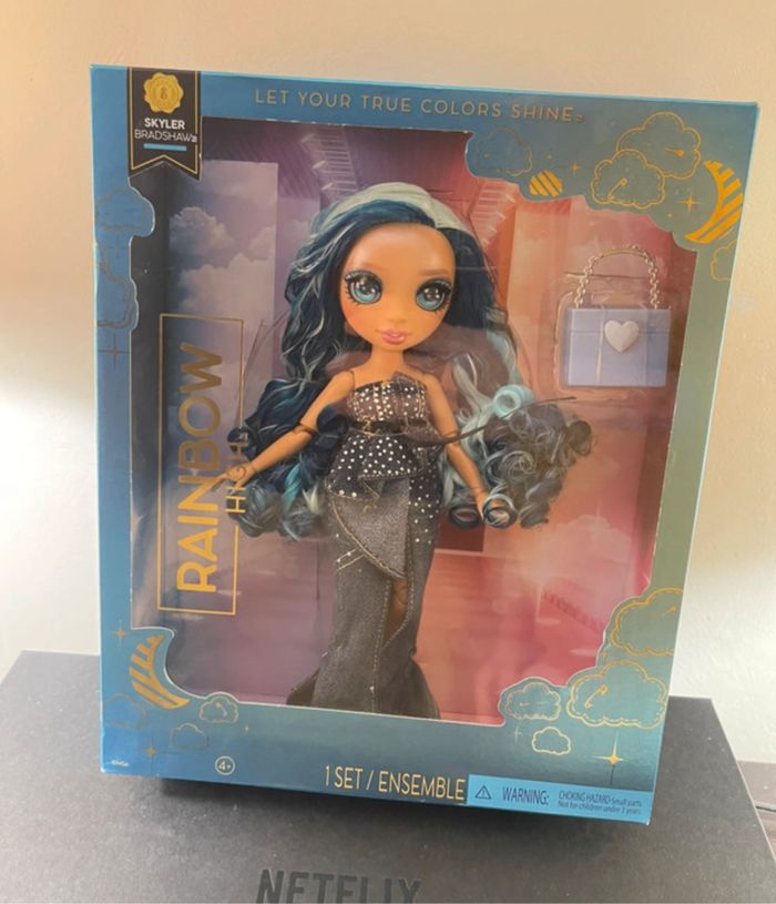 Poupée Rainbow High Skyler Bradshaw - Neuve scellée - Édition mode cheveux bleus - photo numéro 1