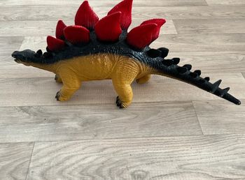 Grand Dinosaure stégosaure plastique