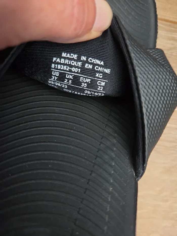Claquettes nike taille 35 - photo numéro 4