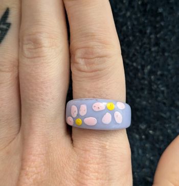 Bague en plastique style vintage