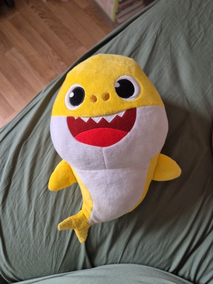 Baby shark musicale pile a changer