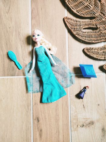 Lot Poupées la reine des neiges Elsa et figurine Anna Crystal Mystère Pop - marque Disney