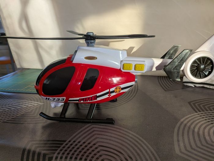 Camion pompier,voiture et hélicoptère - photo numéro 7