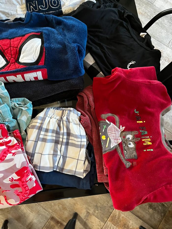 Gros lot vêtements 6 ans - photo numéro 5
