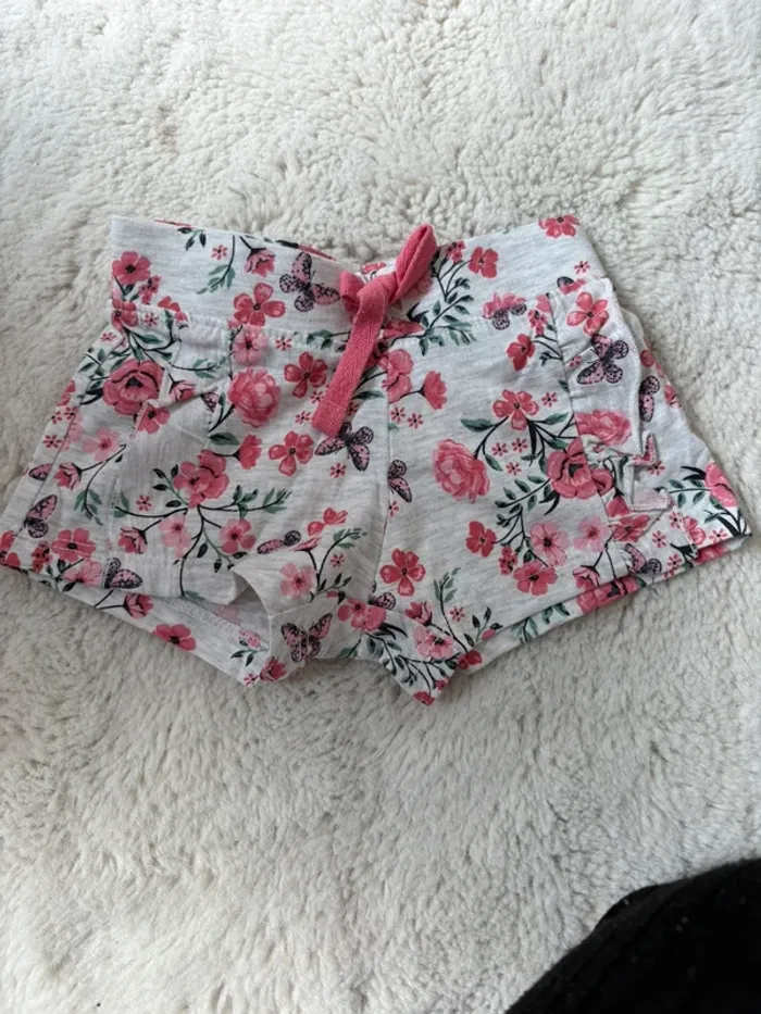 Short fleuri