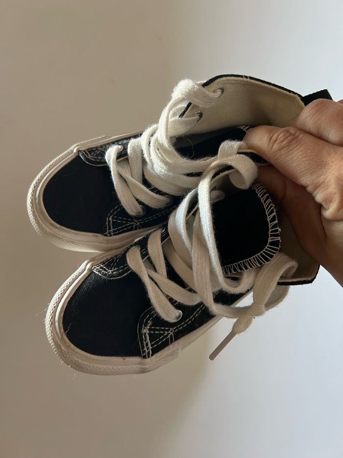 Chaussures enfant taille 25 - photo numéro 9