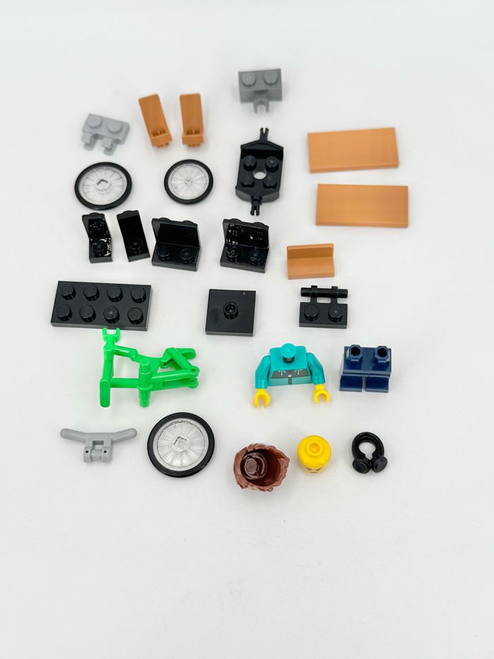 Lego Figurines Icons : Résidente de la Bâtisse Tudor (visage double expression) - NEUF - photo numéro 10