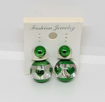 Paire de boucles d'oreilles.
Neuve.
Cœur