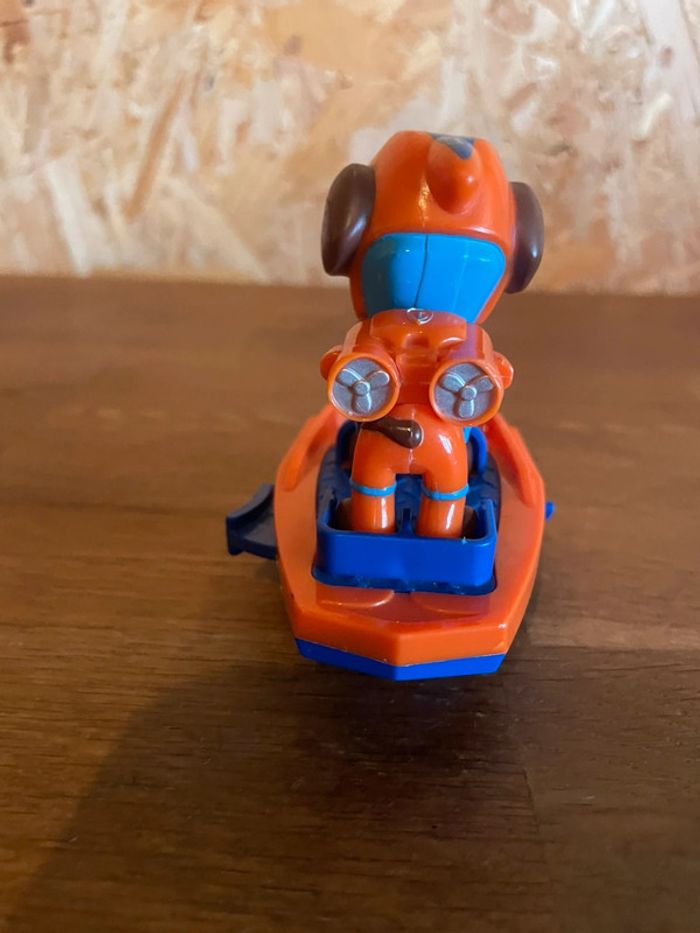 Idée cadeau 🎁 Figurine Zuma Launching Surfboard de la Pat Patrouille avec sa bouée à lancer - photo numéro 15
