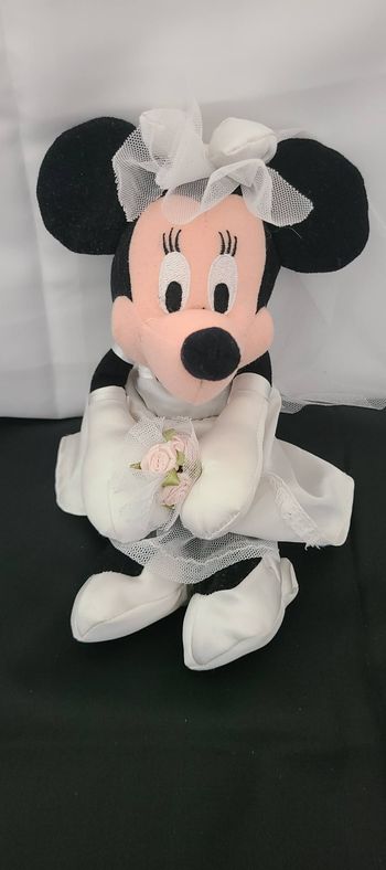 Peluche souris Minnie en robe de mariée DISNEY