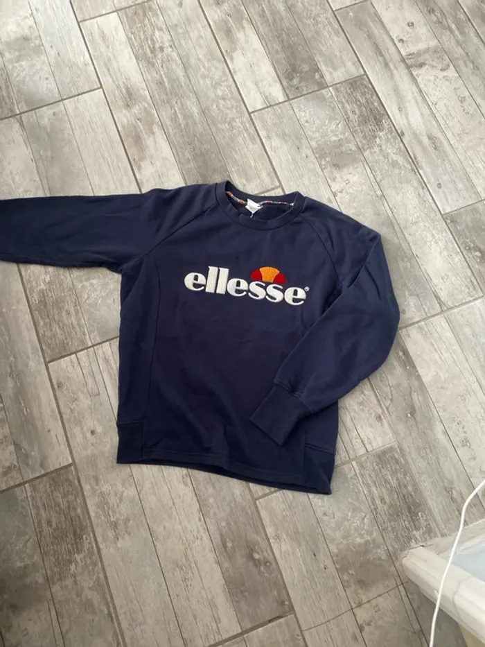 Pull Ellesse taille s - photo numéro 2