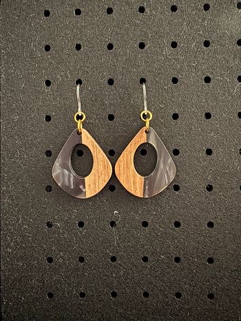 Boucle d’oreille bois résine