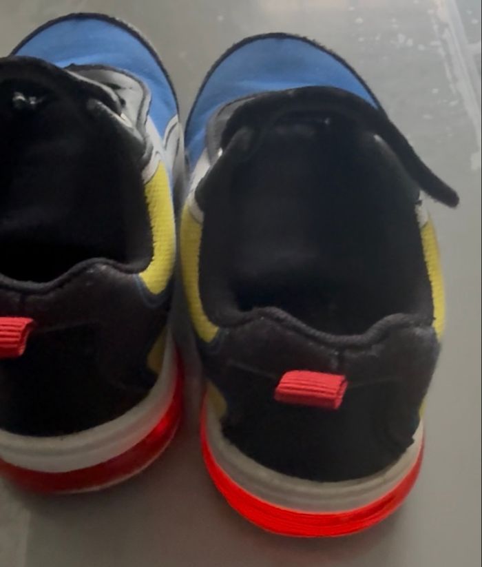 Chaussures baskets T 26 garçon dessin Mario avec lumières - photo numéro 9