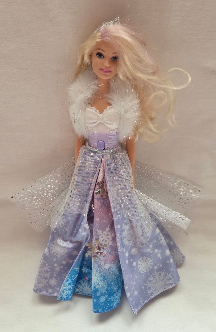 Poupée mannequin Barbie Dreamtopia princesse flocons- Mattel