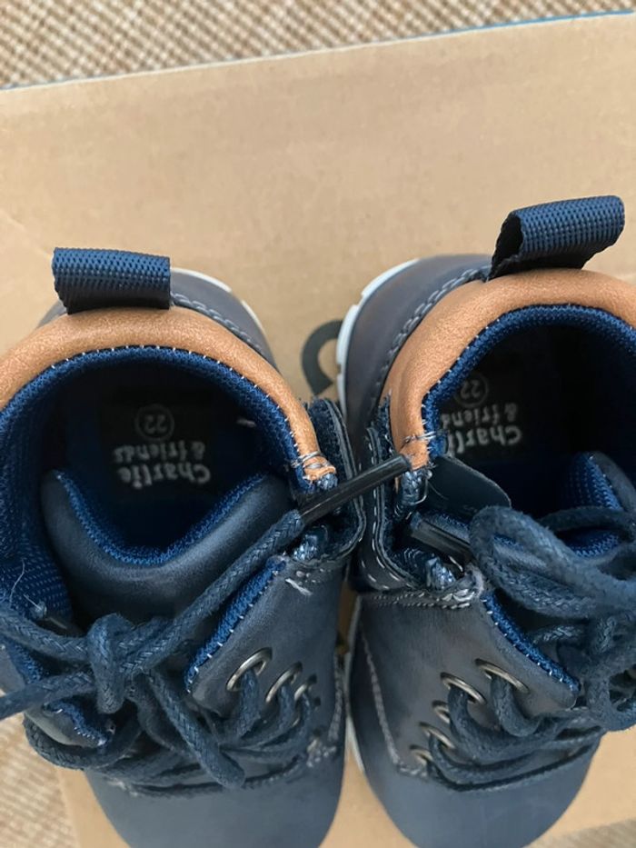 Chaussures enfant neuve Taille 22 - photo numéro 8