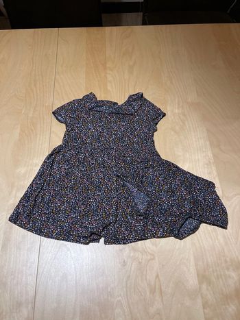 Robe fleurie et sa culotte