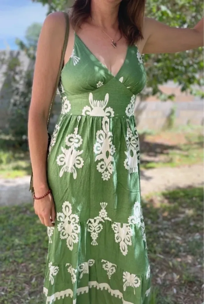 Robe longue Bohème verte et blanche à motifs in April 1986 - photo numéro 2