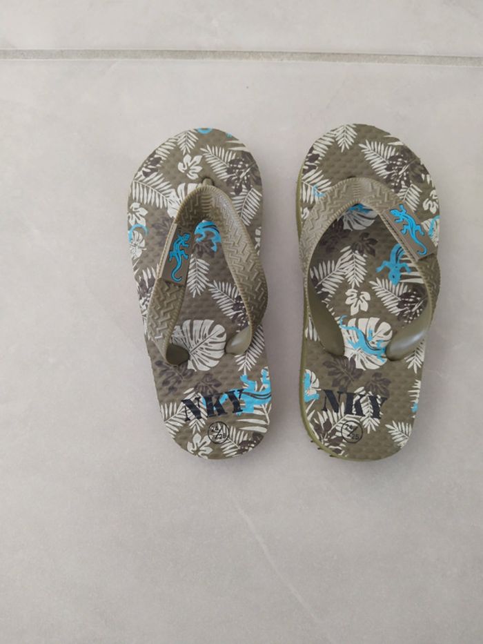 Tong garçon taille 24/25