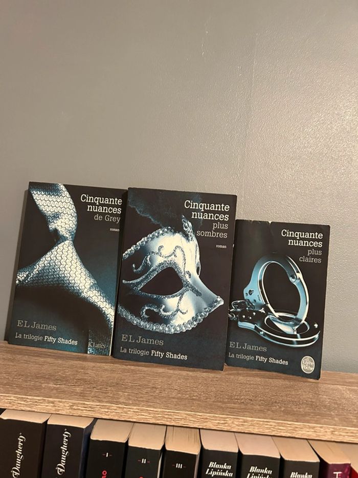 Livres 50 nuances de grey (tome 1,2,3)