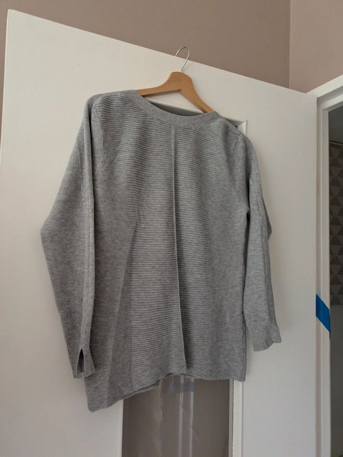 Magnifique pull gris Gérard Pasquier taille 2 - photo numéro 3