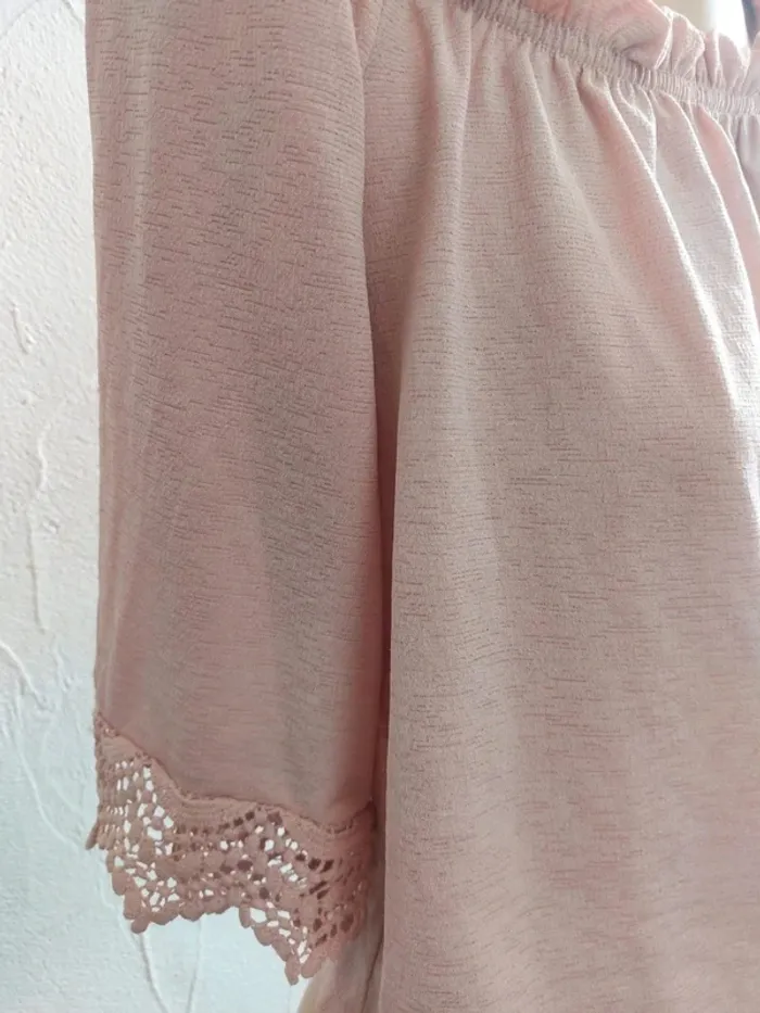 Jolie blouse rose à manches dentelle Taille S - photo numéro 4