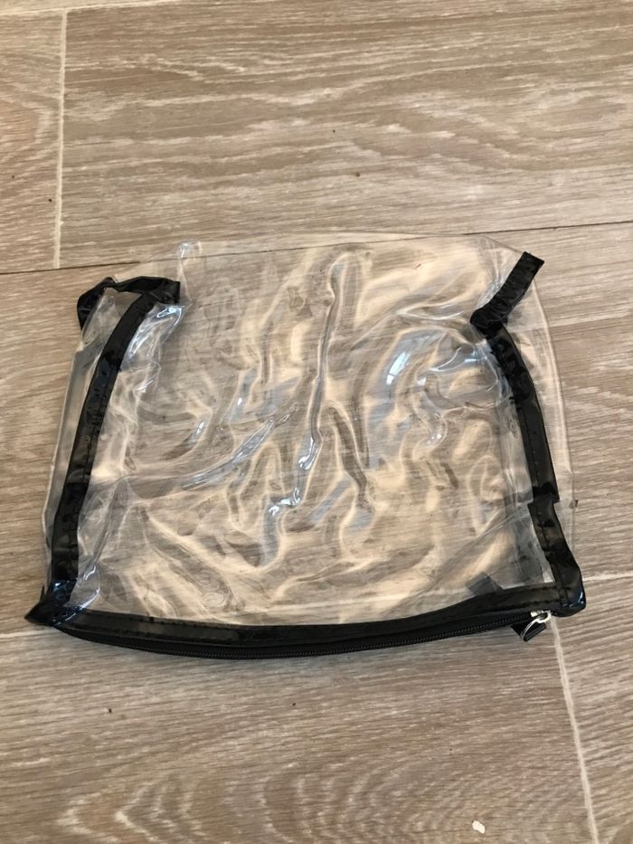 Pochette - photo numéro 2